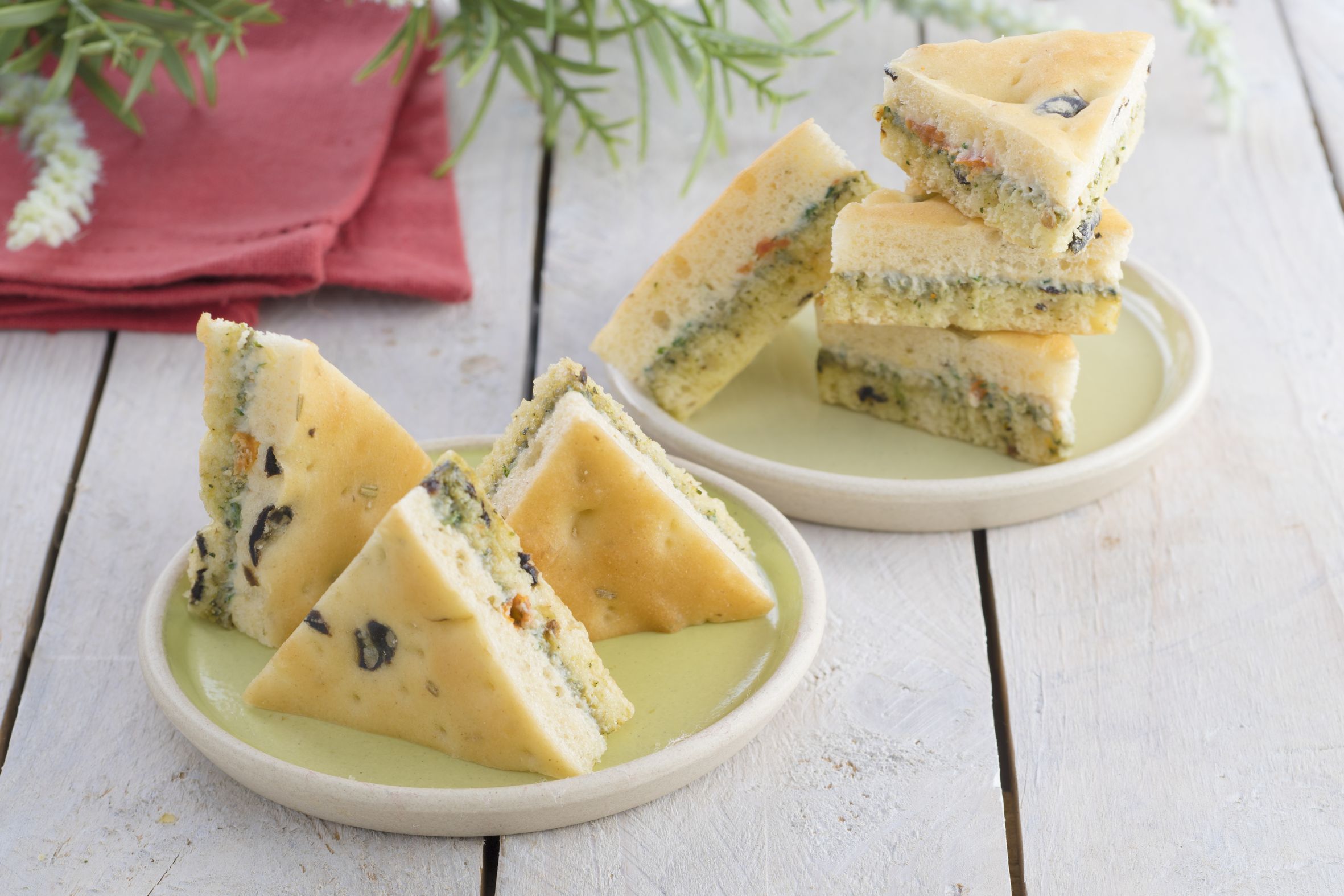 32 Italian-style Mini sandwiches